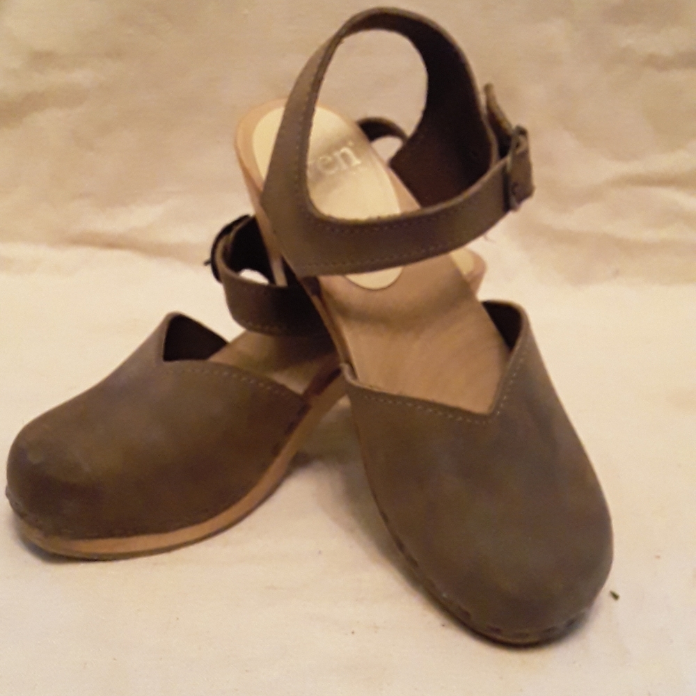 Sven clogs 35 / 5 or 6 Mary Jane